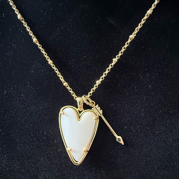 Kendra Scott Ansley Mother of Pearl Heart Arrow Gold Tone Necklace - Picture 1 of 11